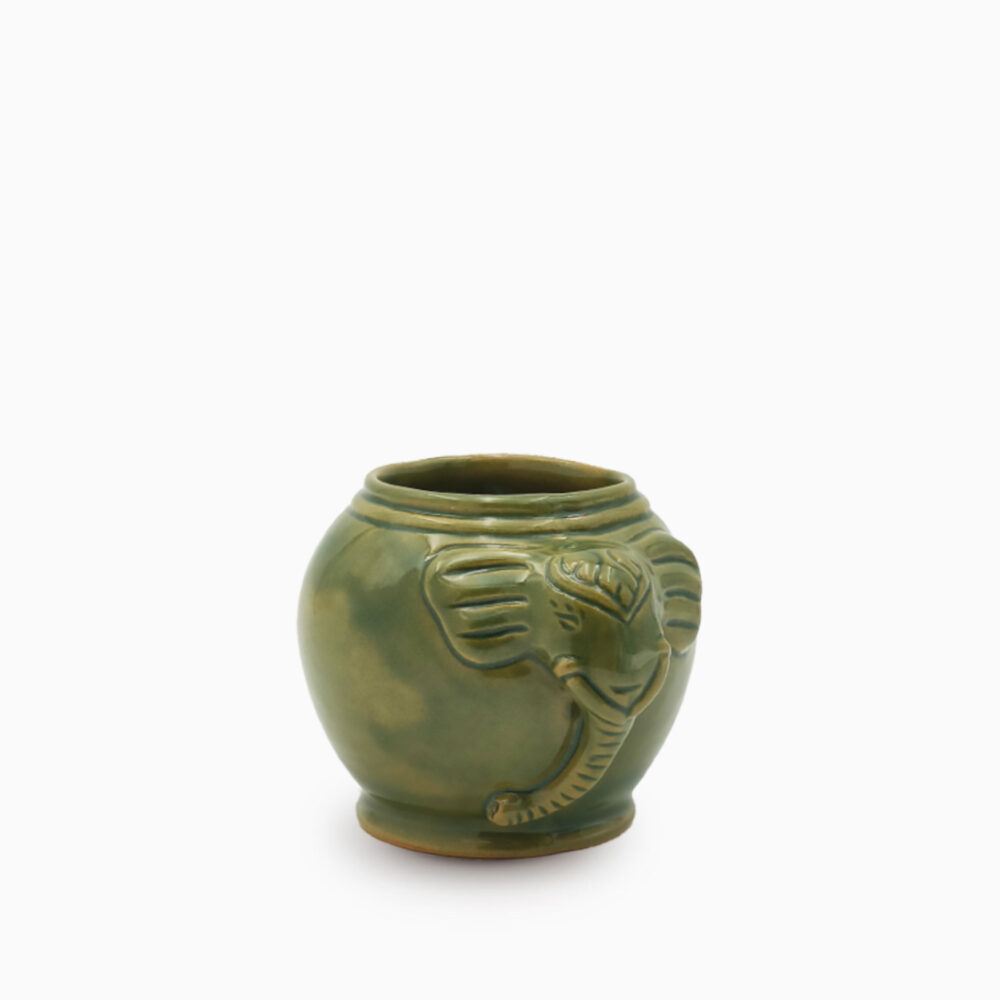 087101530 Elephant Vase 2025