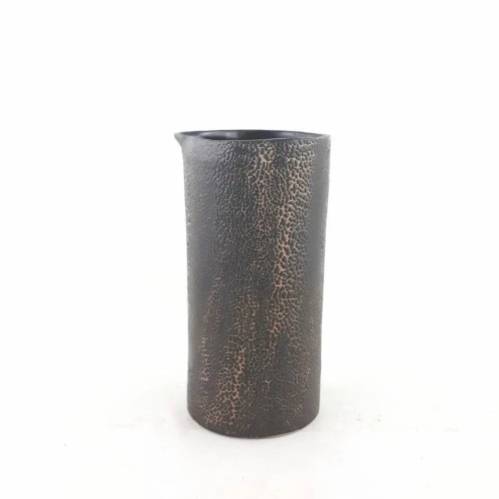 Contemporary Jug 20cm Bk Cr