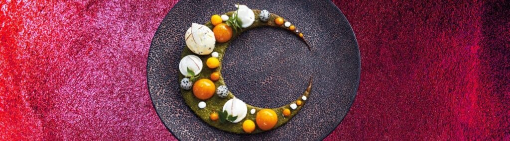 Handmade customized crockery plate with Shagreen glaze