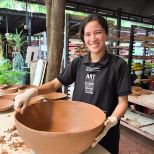 Khmer ceramics and pottery class student