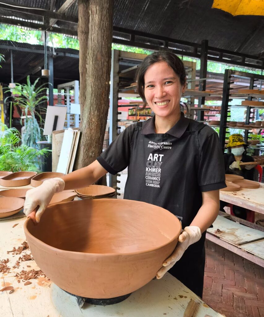 Khmer ceramics and pottery class student