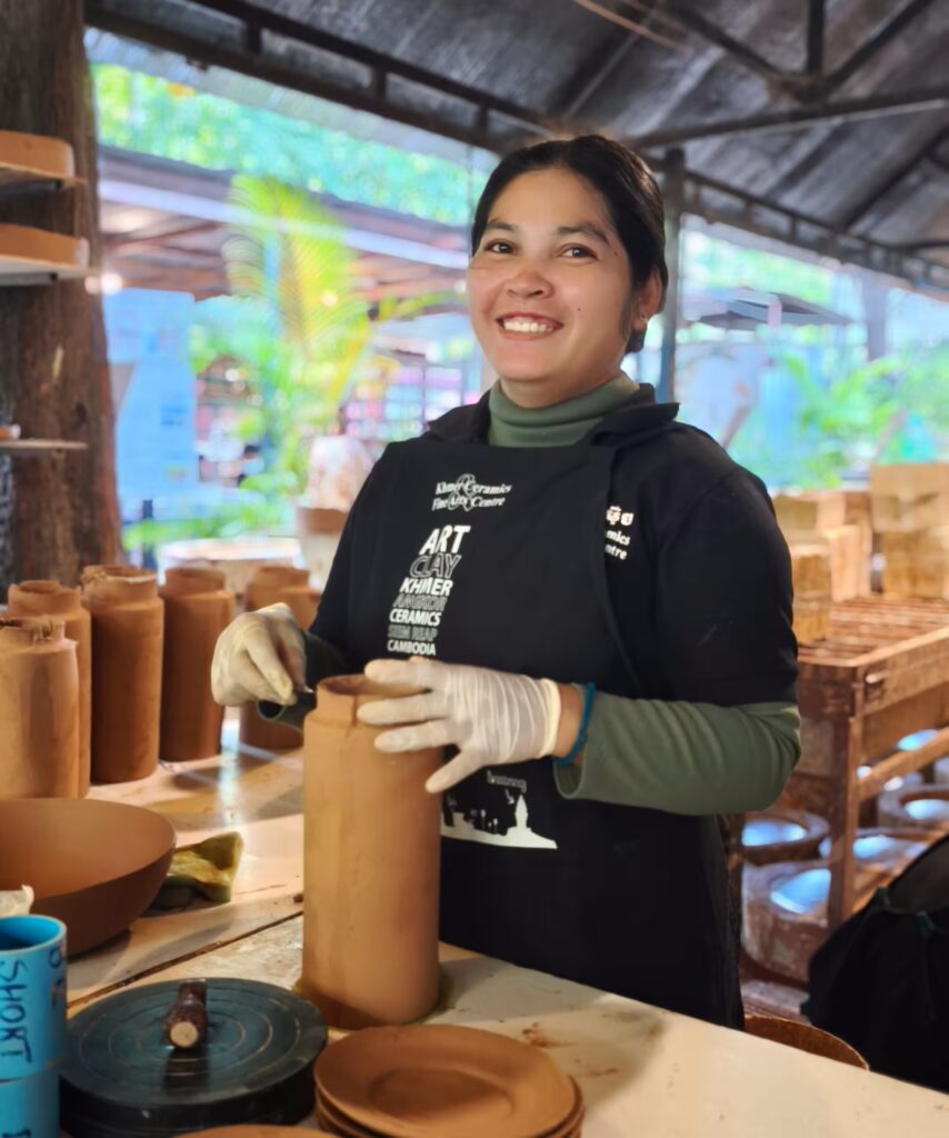 High-end Khmer ceramics and pottery class student